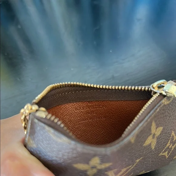 Louis Vuitton Monogram Key Pouch - Picture 5 of 14